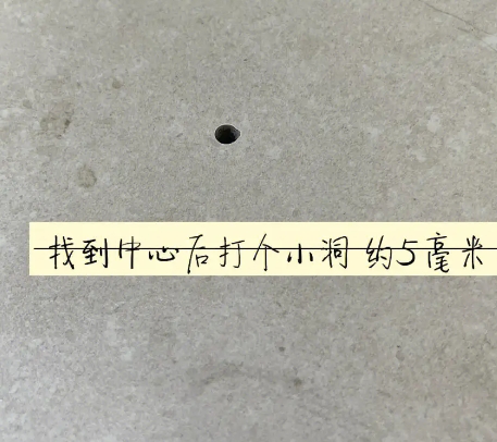 抚松瓷砖空鼓维修公司专业解答在瓷砖铺贴过程中，如果砂料搅拌不均匀，将会带来以下问题